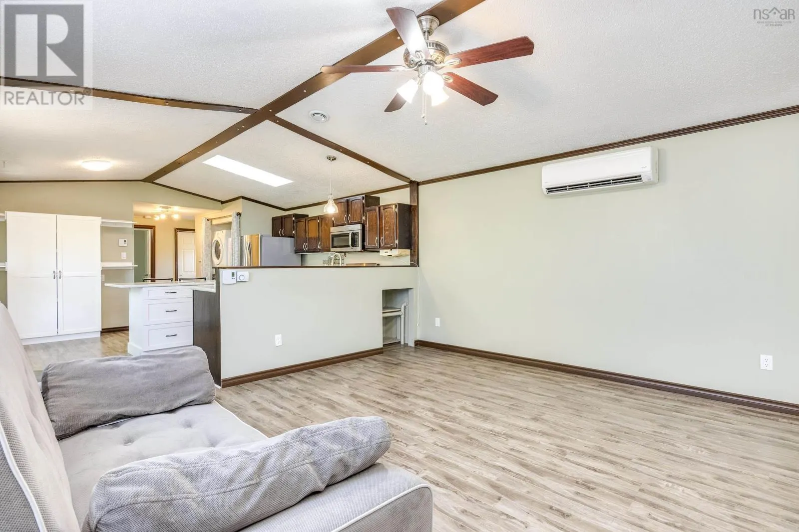 11 CEDARWOOD Crescent