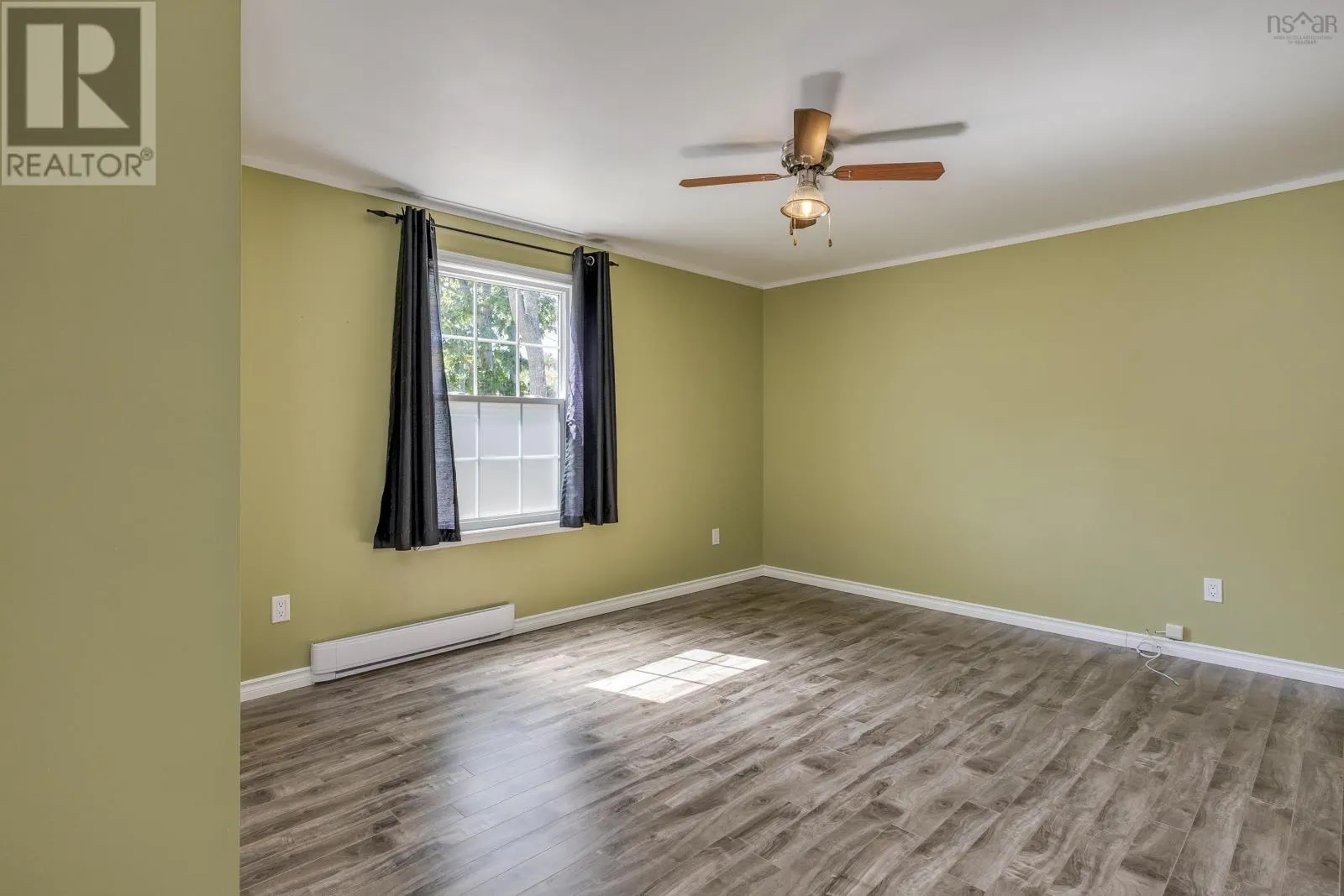 11 CEDARWOOD Crescent