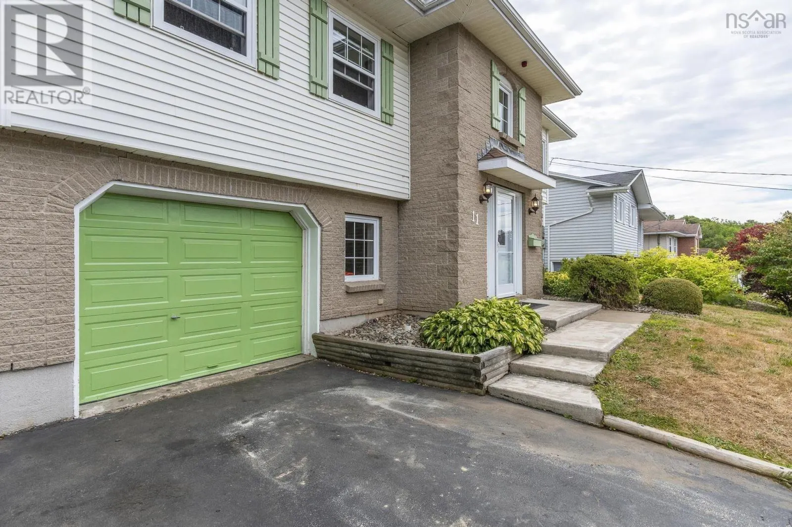 11 Rossi Drive