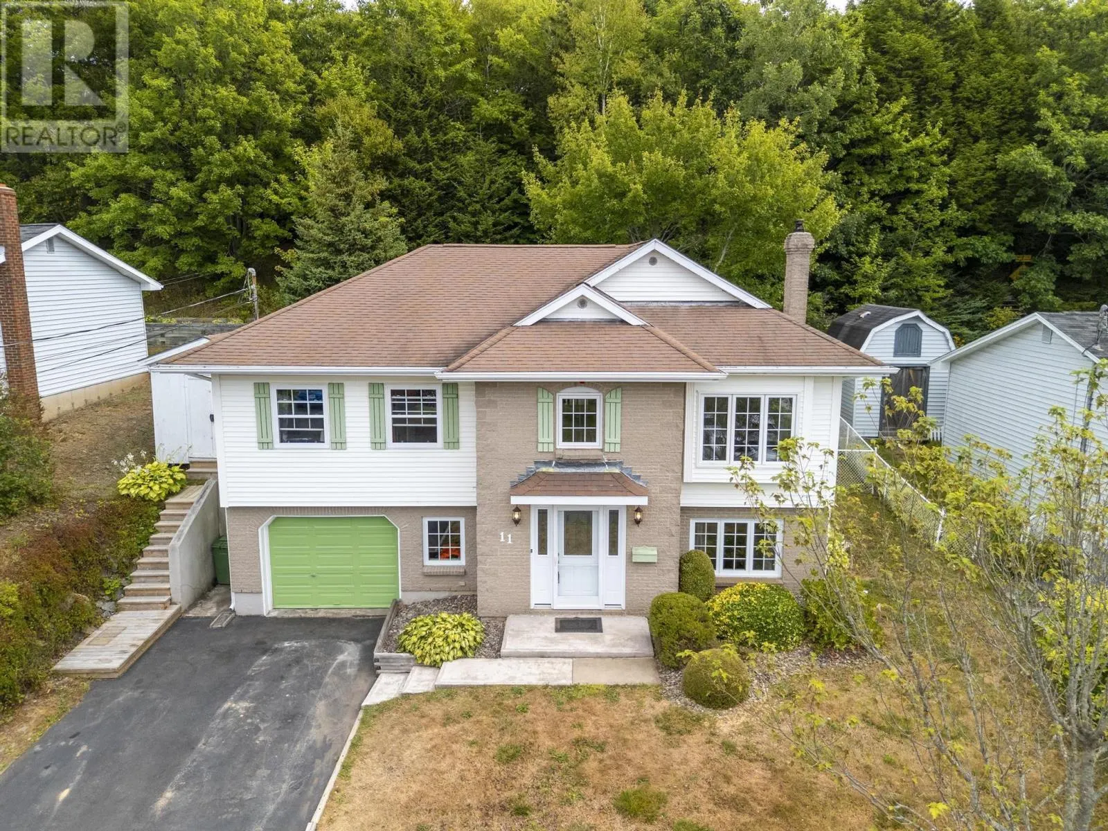 11 Rossi Drive