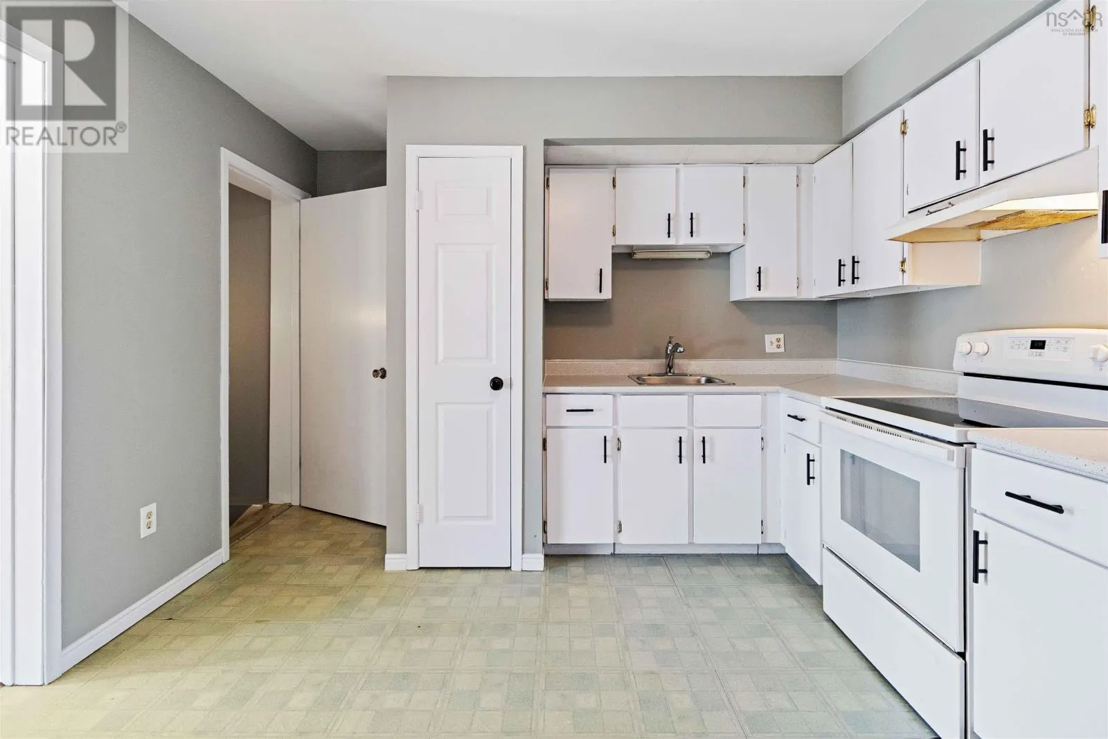 68 Amaranth Crescent