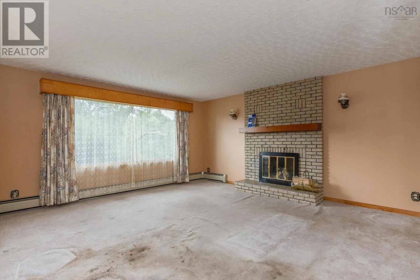 70 Chester Downs Road