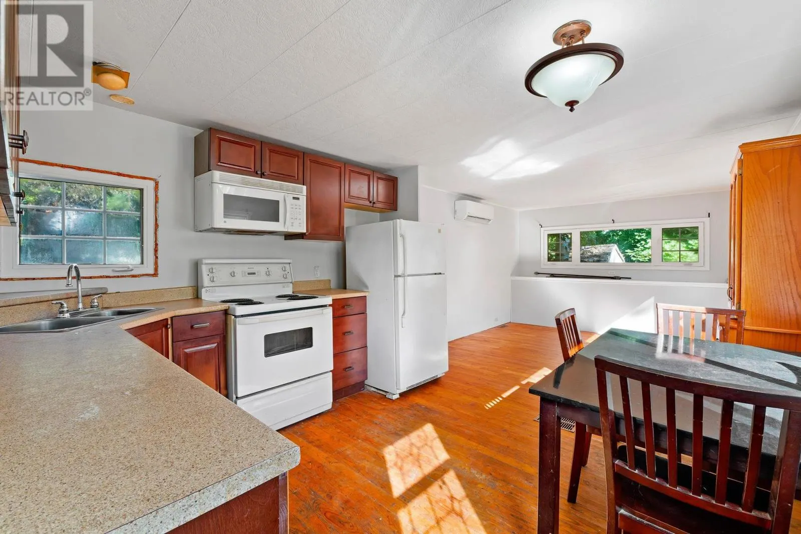 7 OAKWOOD Crescent