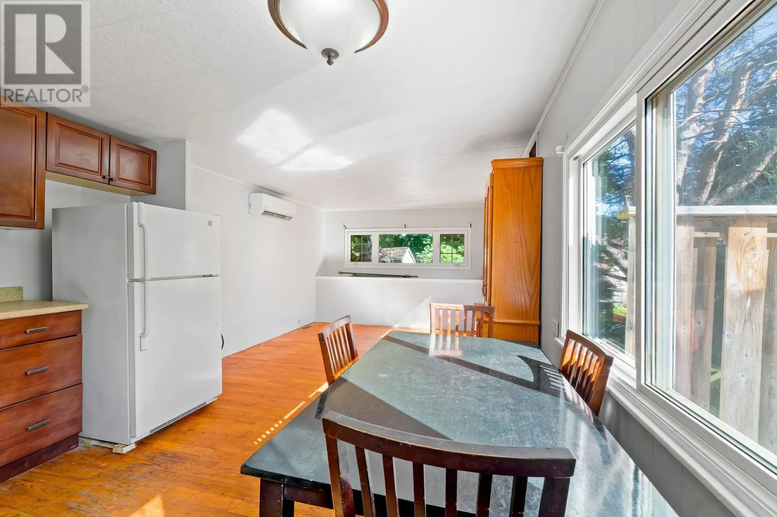 7 OAKWOOD Crescent