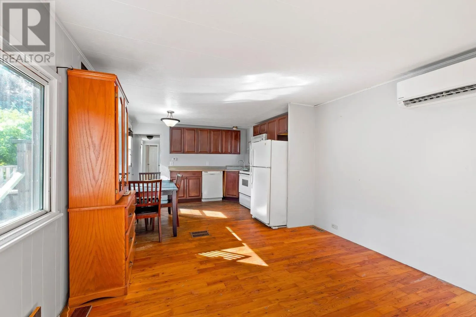 7 OAKWOOD Crescent