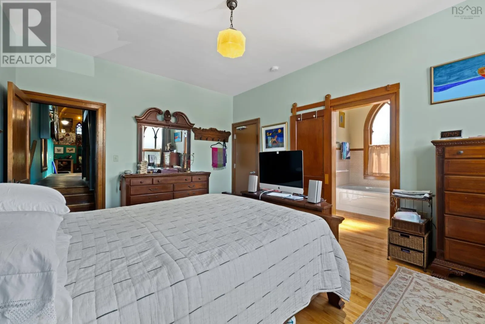 298 Granville Street E