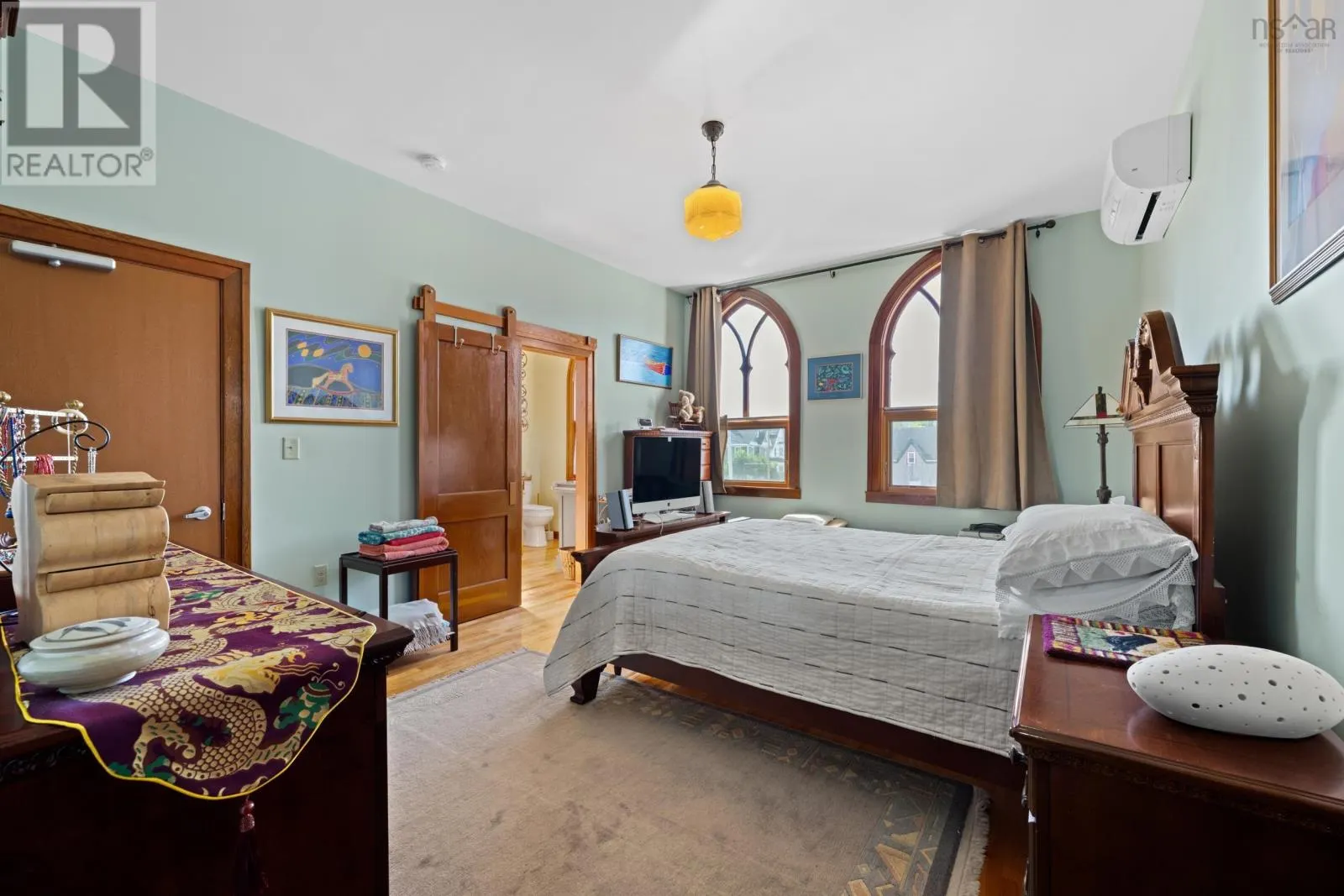 298 Granville Street E