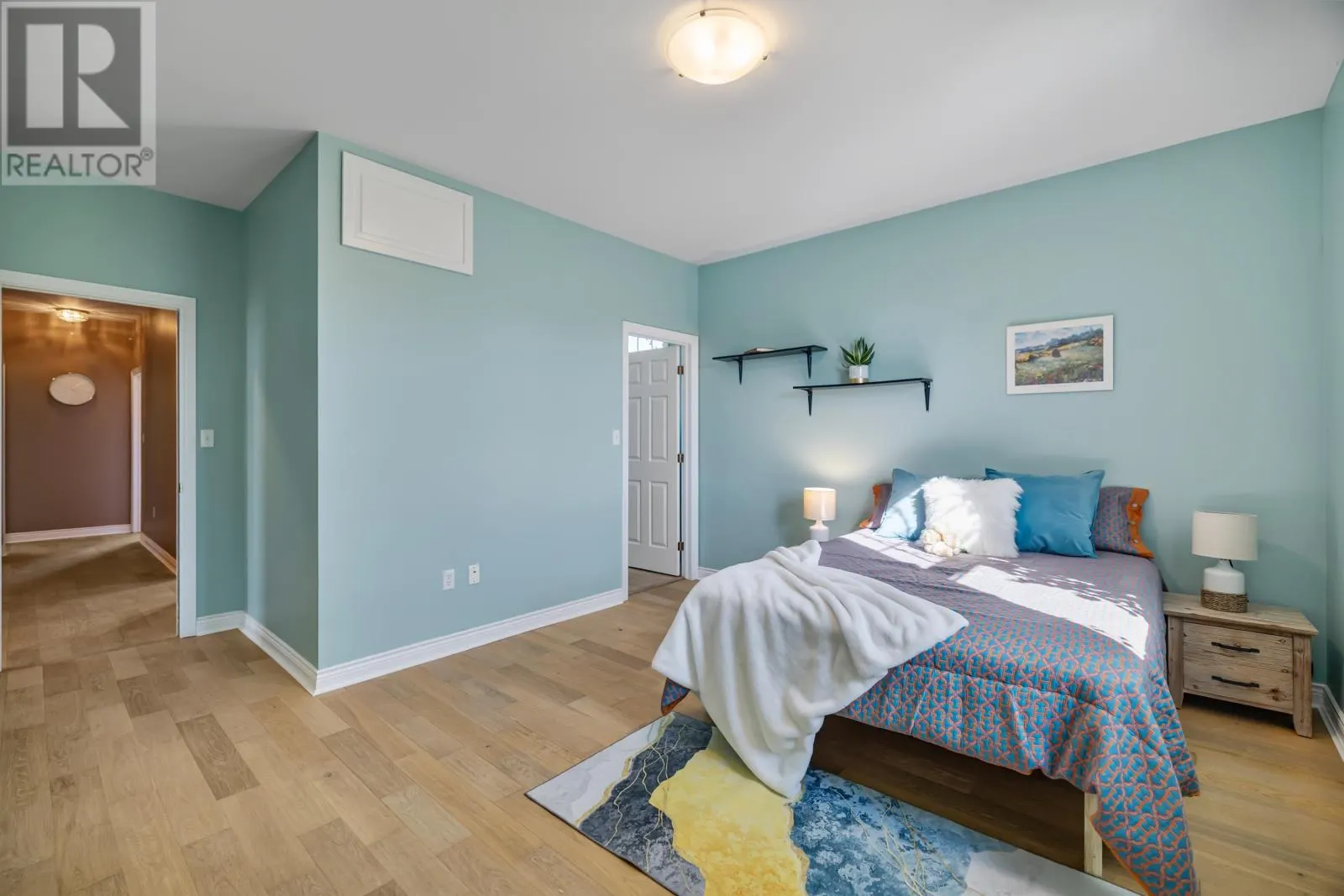 1 Strathmore Lane