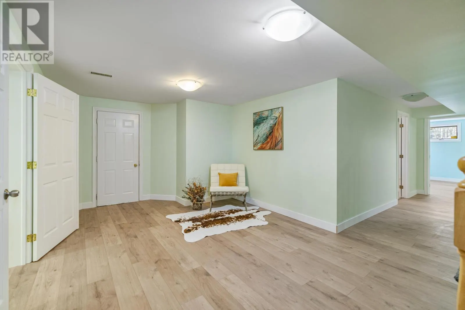 1 Strathmore Lane