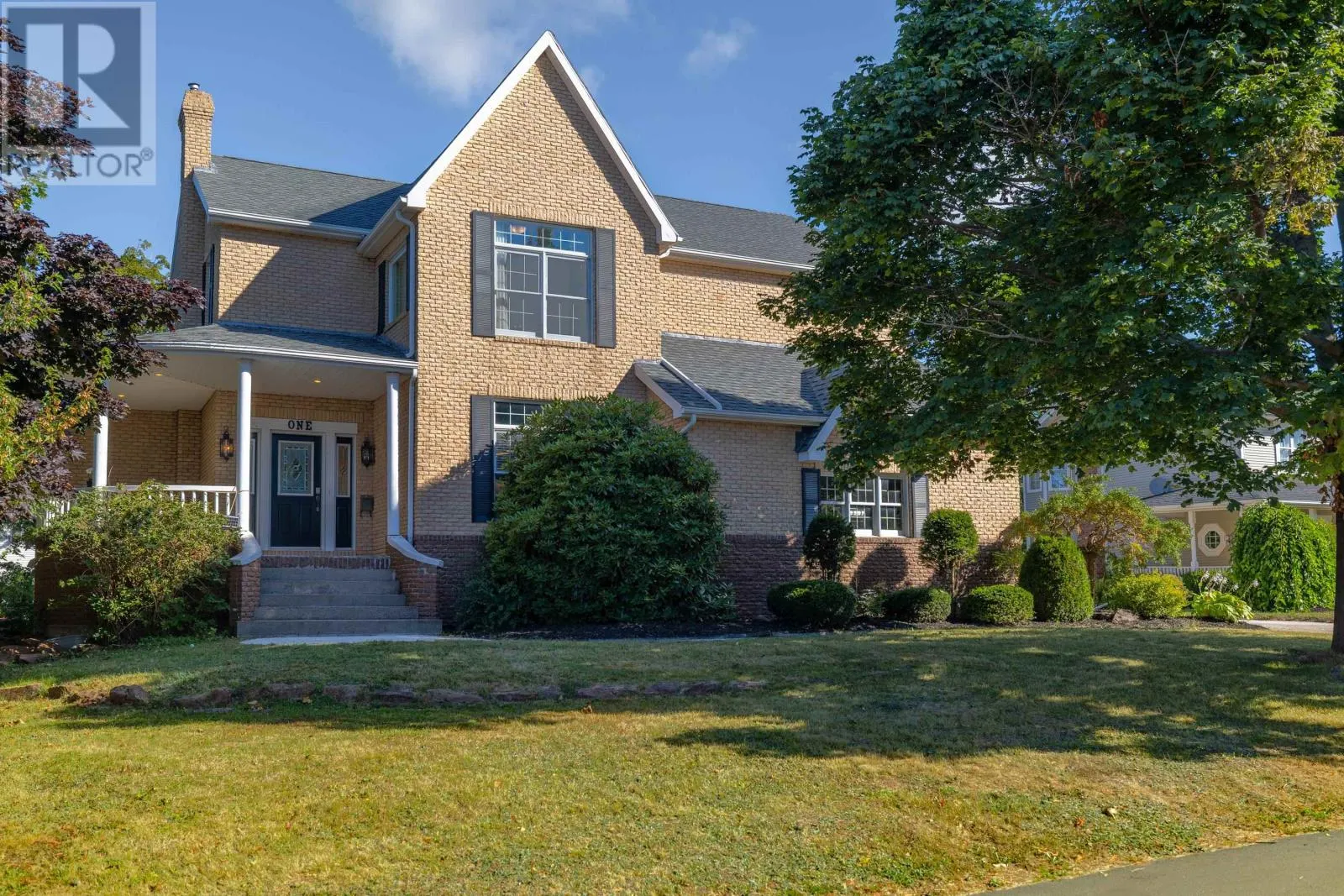1 Strathmore Lane