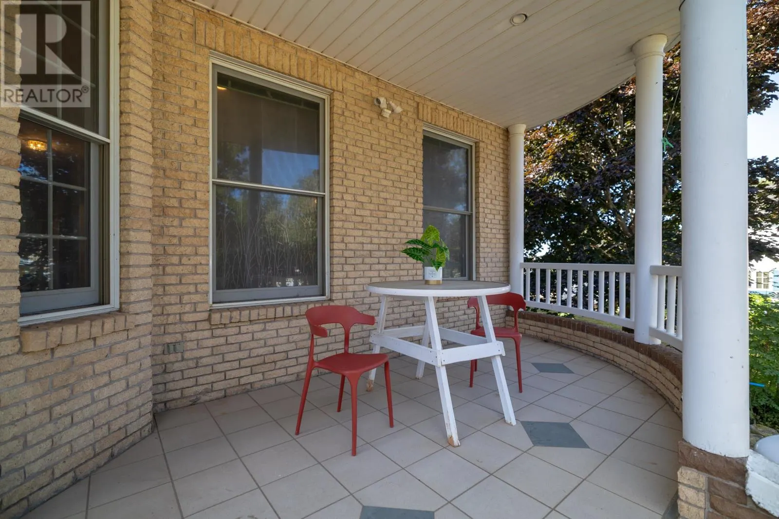1 Strathmore Lane