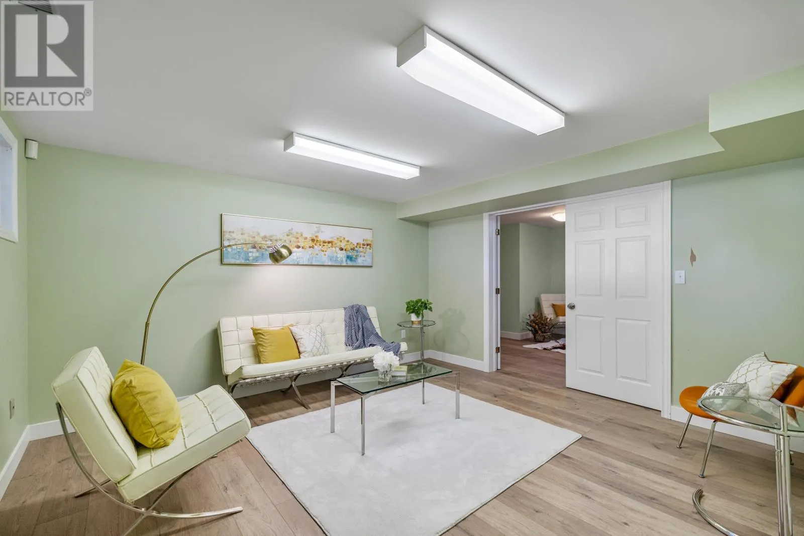 1 Strathmore Lane