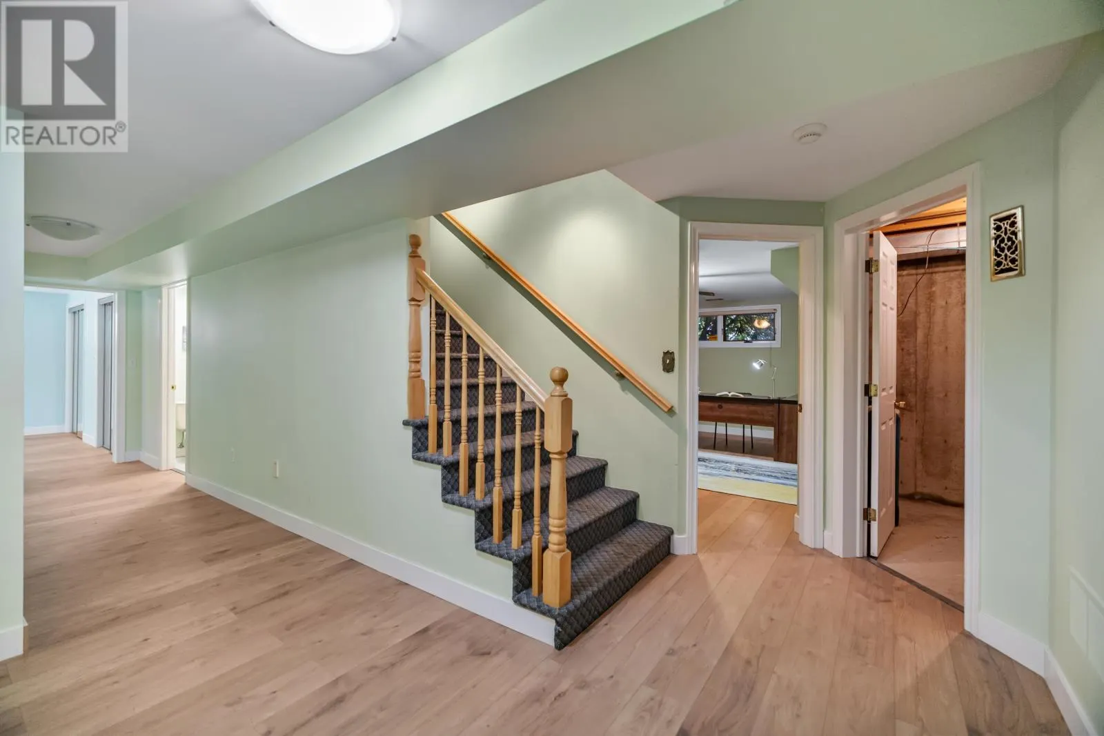 1 Strathmore Lane