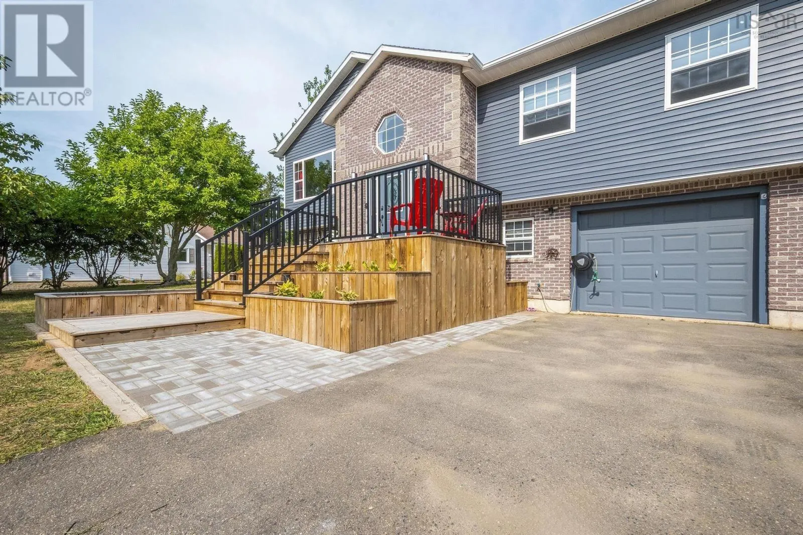 92 Balcom Crescent