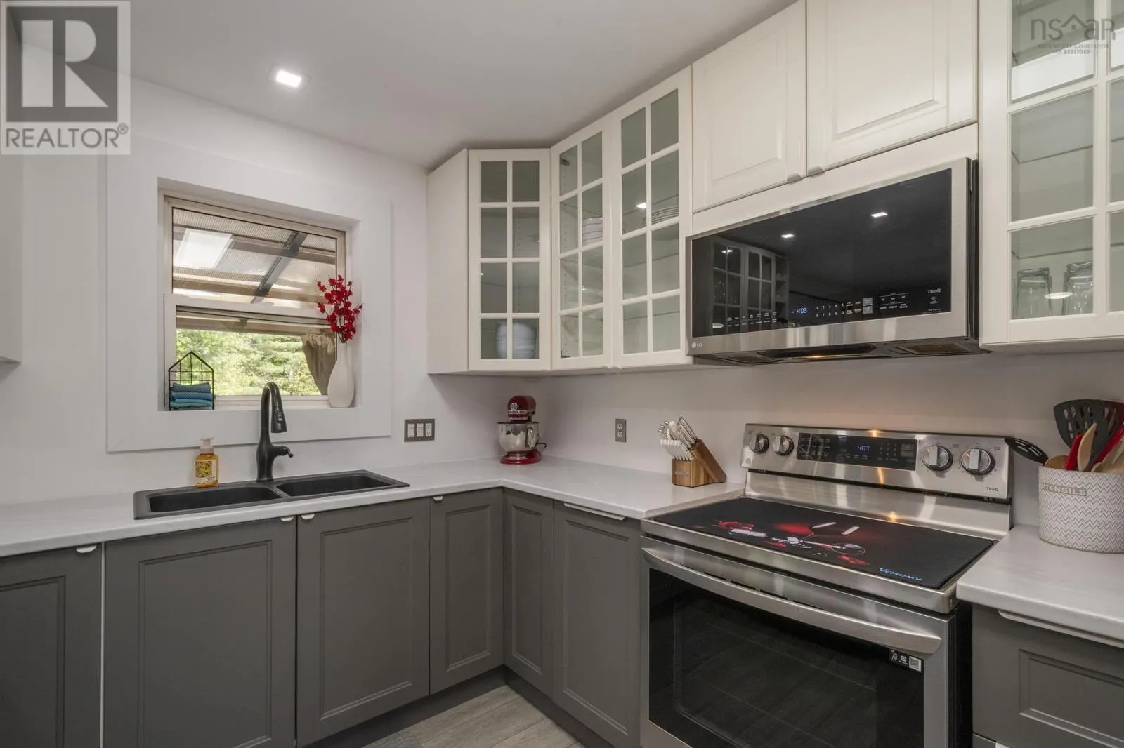92 Balcom Crescent