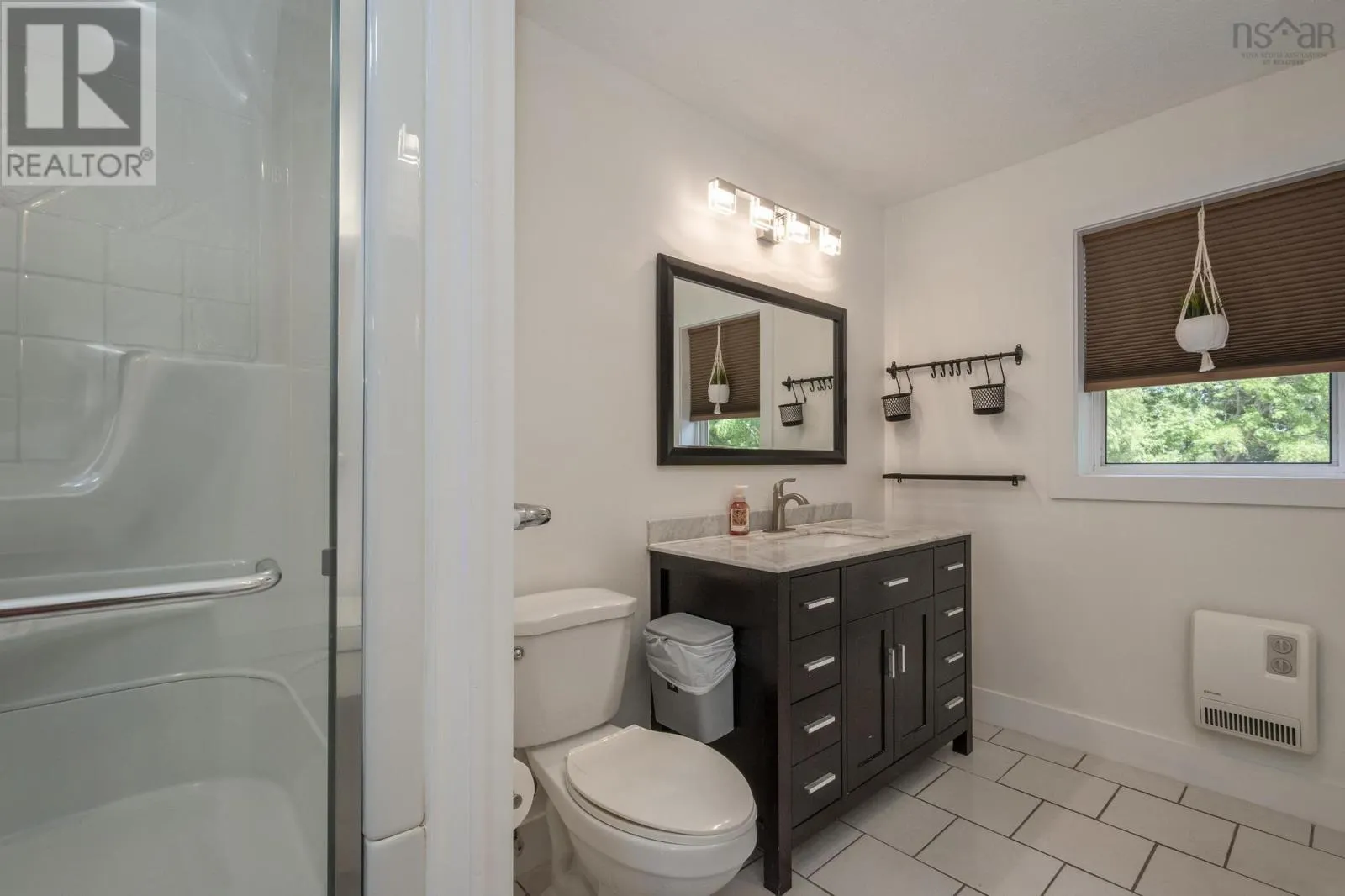 92 Balcom Crescent