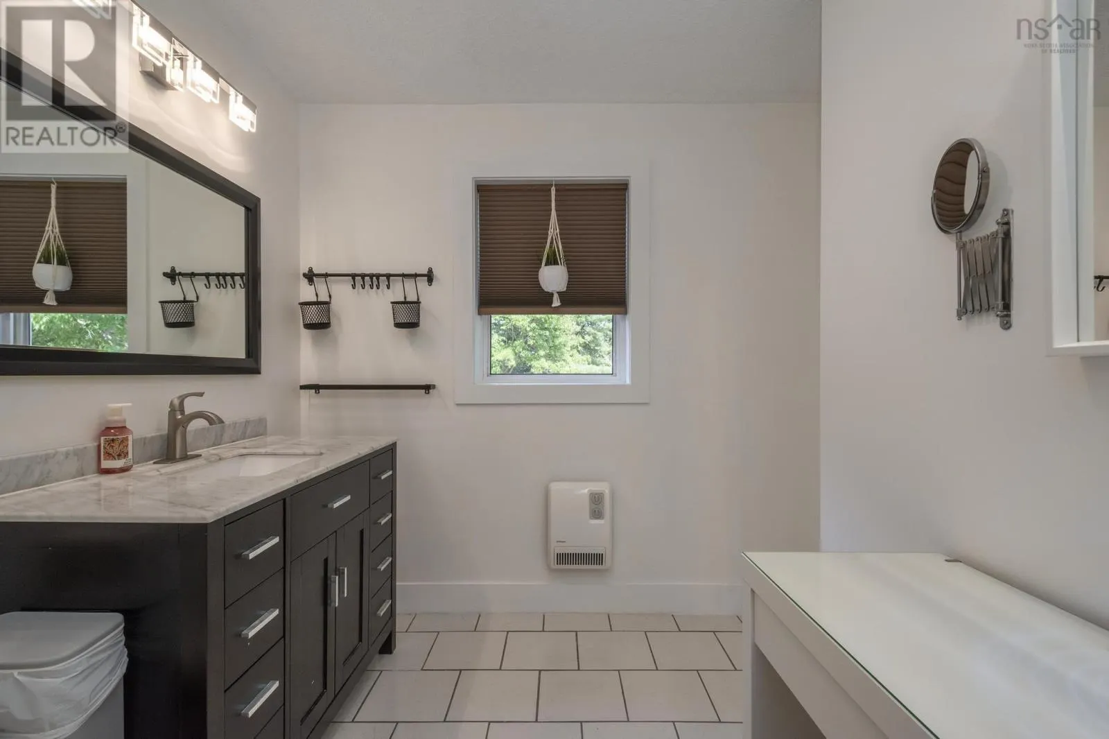 92 Balcom Crescent