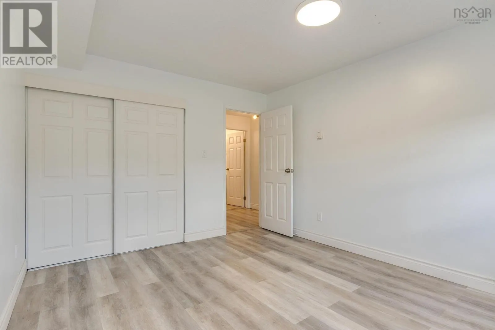 103 31 River Lane