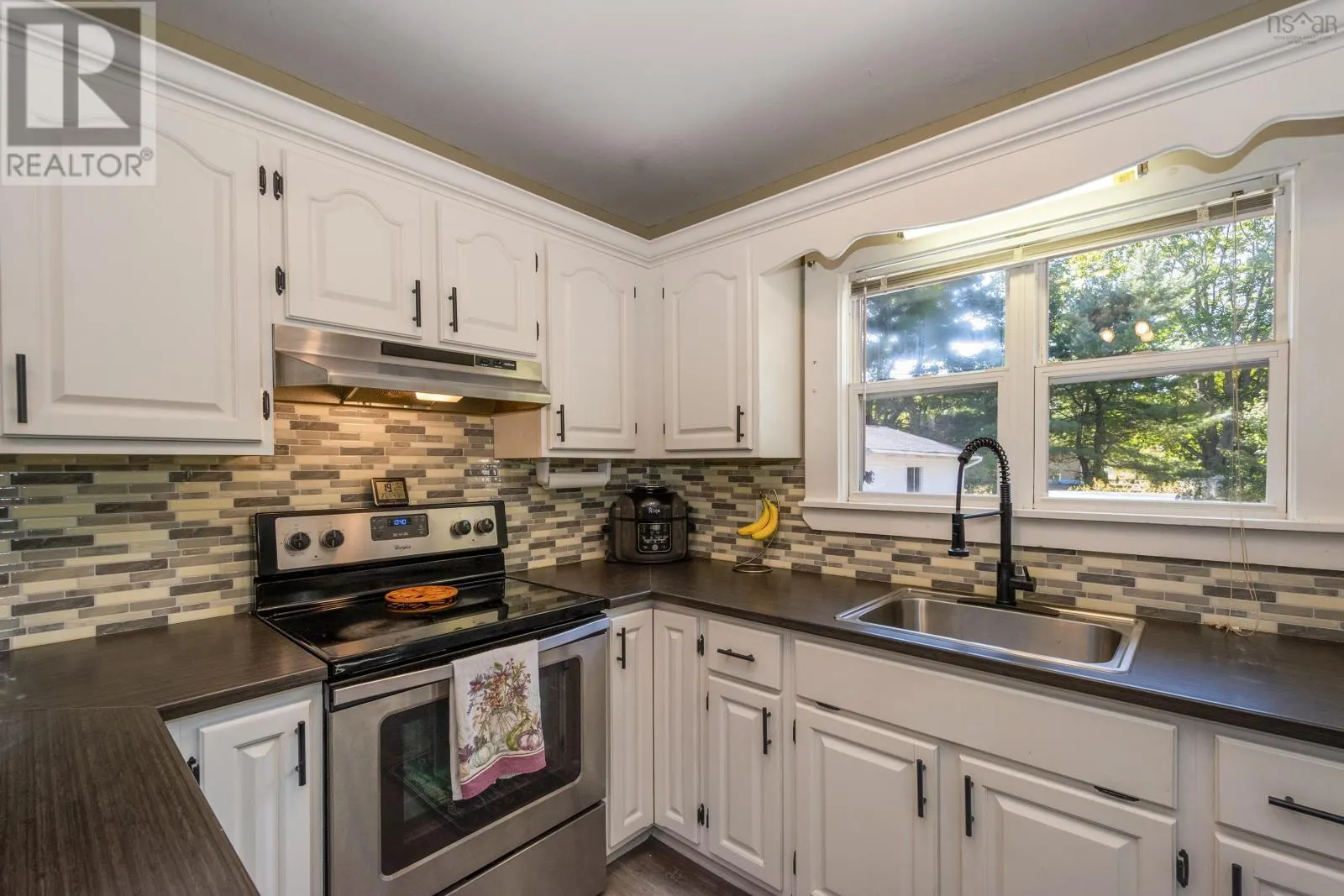 3126 Cornwallis Crescent