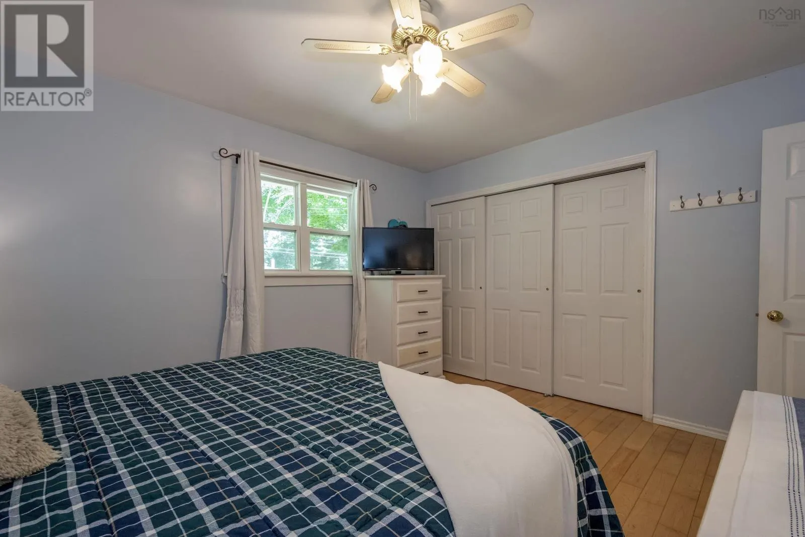 3126 Cornwallis Crescent