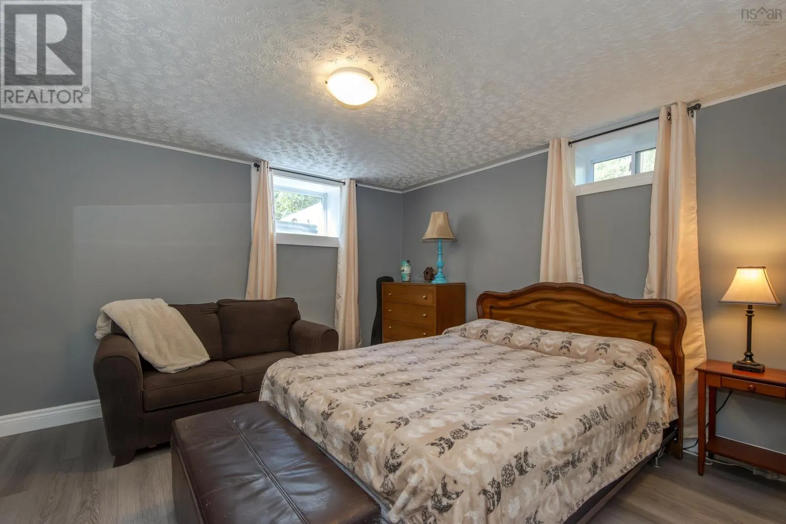 3126 Cornwallis Crescent