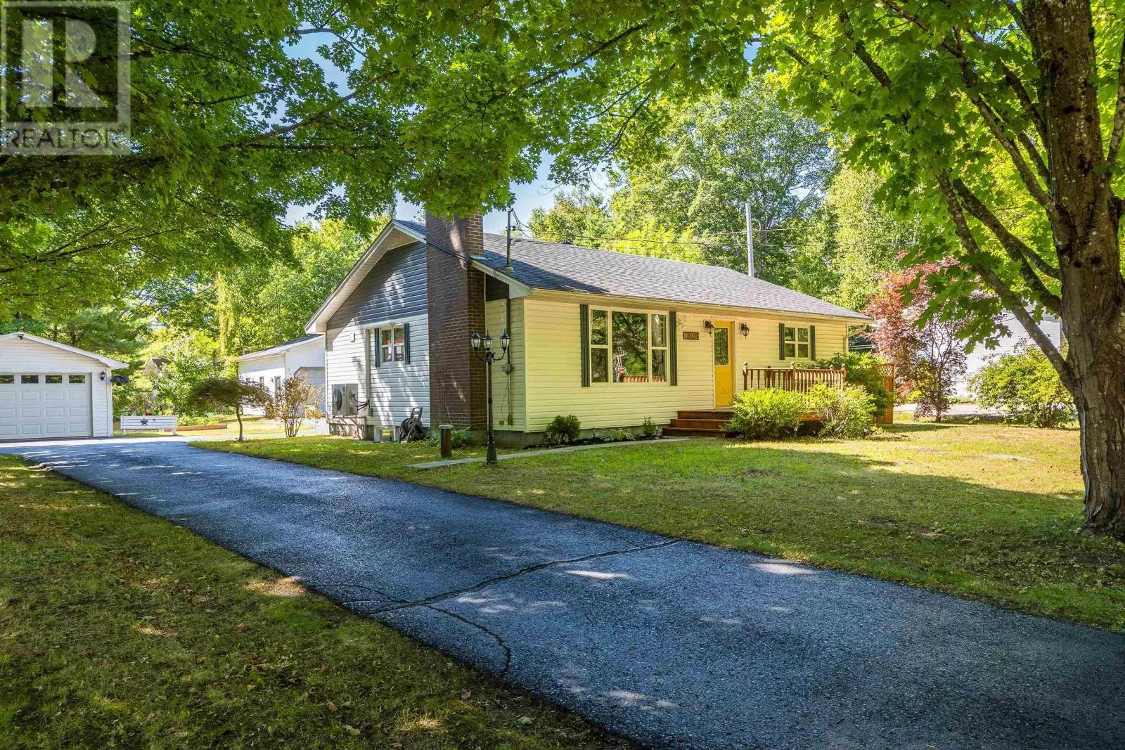3126 Cornwallis Crescent