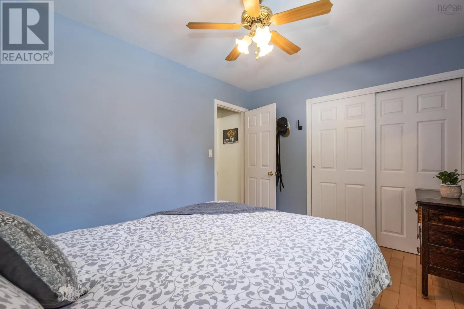 3126 Cornwallis Crescent