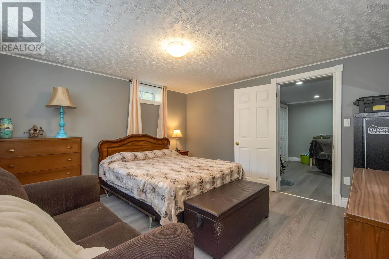 3126 Cornwallis Crescent