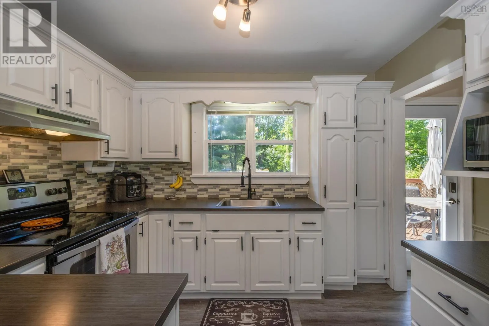3126 Cornwallis Crescent