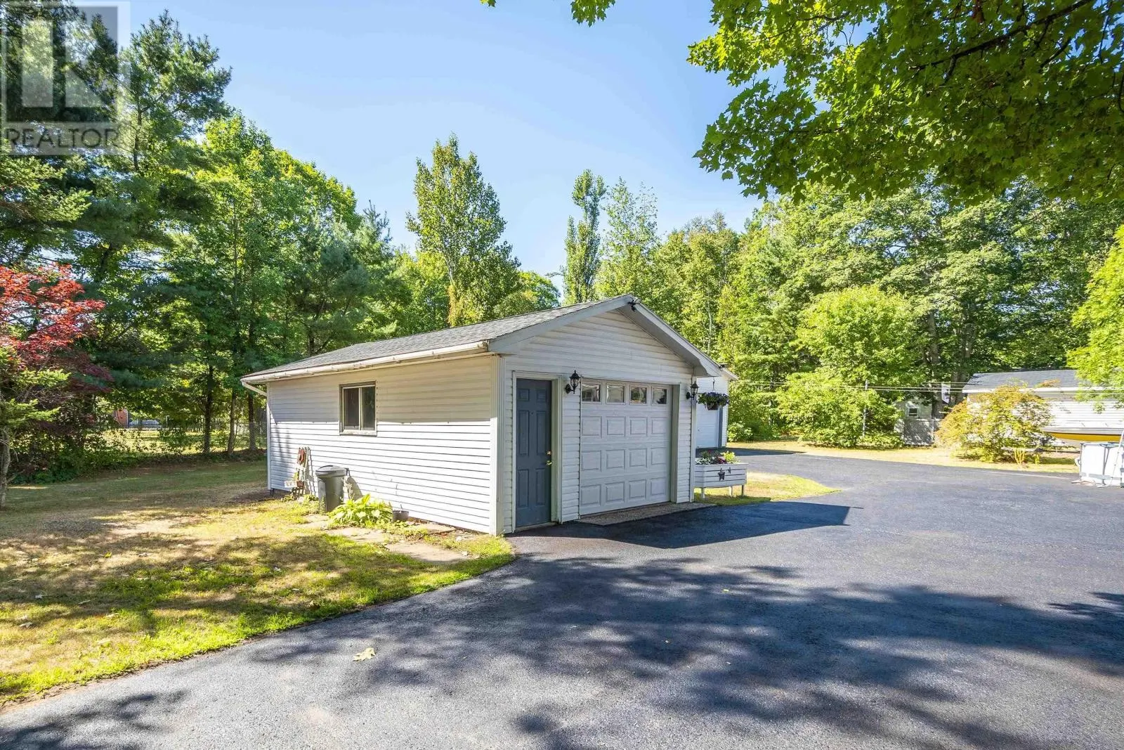 3126 Cornwallis Crescent