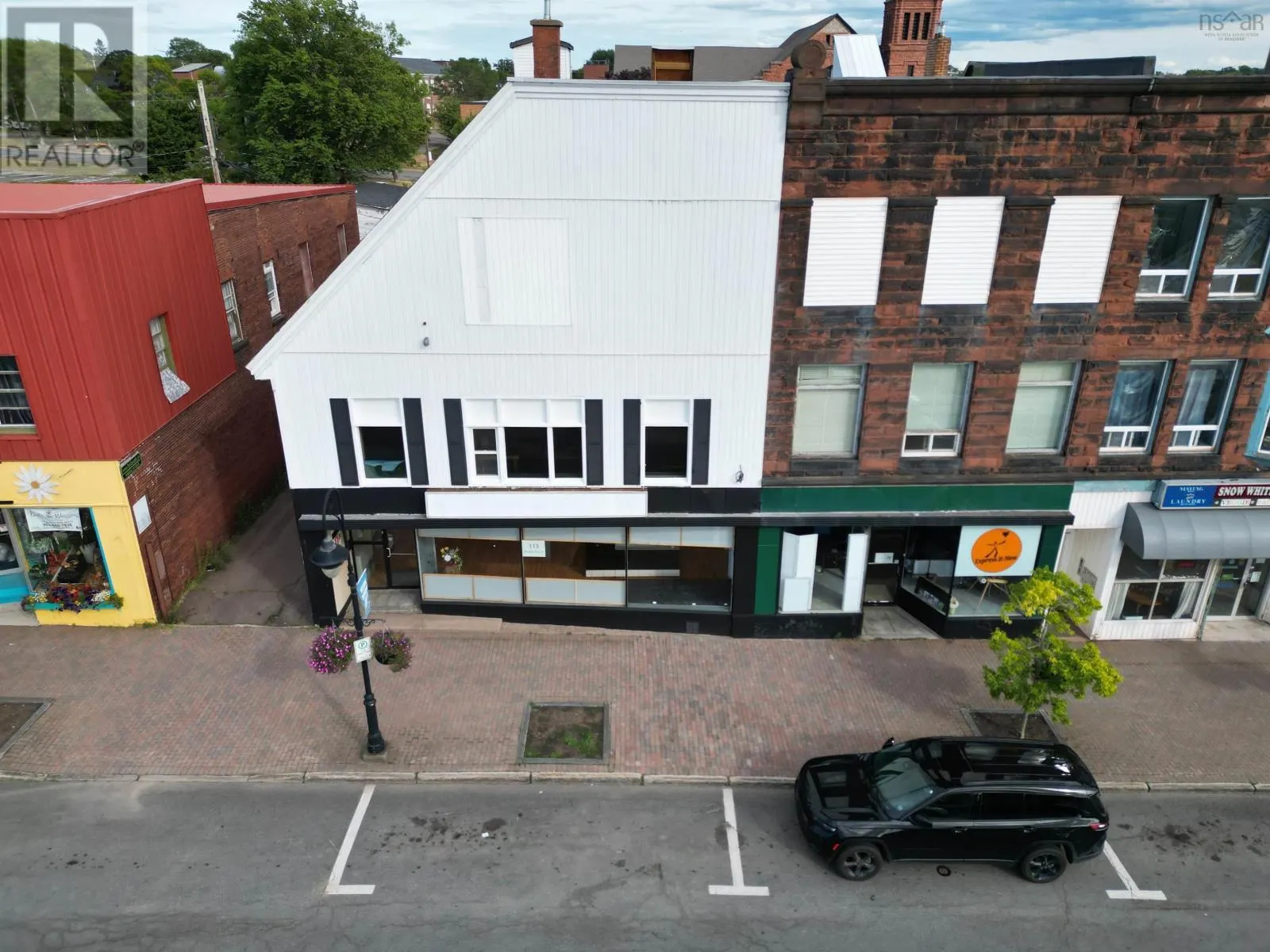 113 Victoria Street E