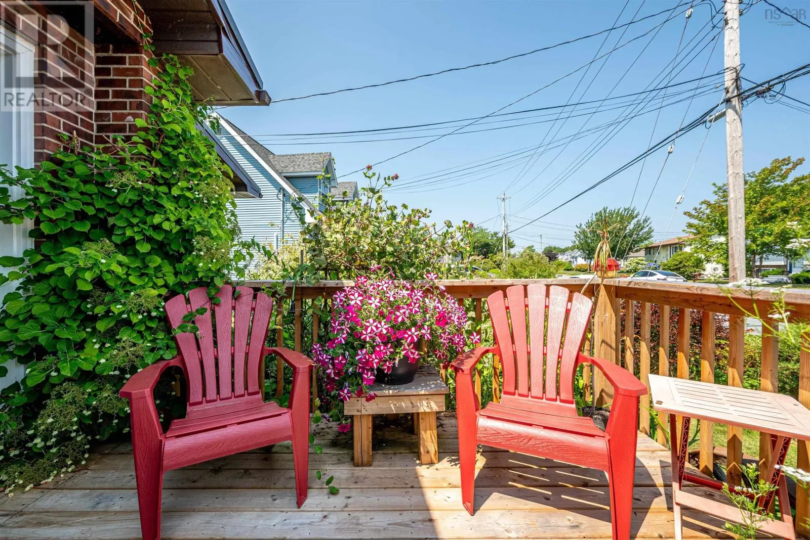 86 La Pierre Crescent