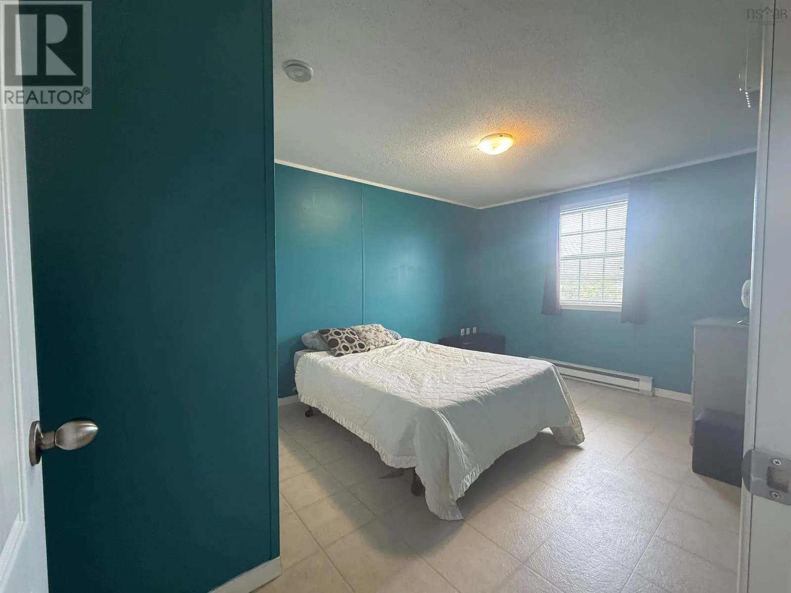 181 Pond Road