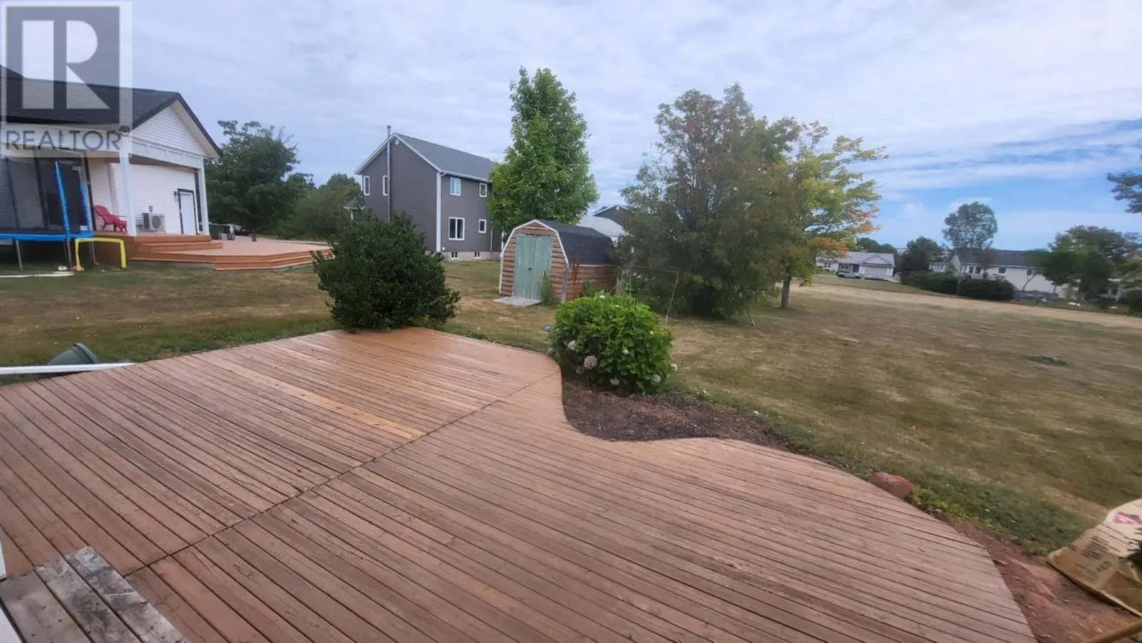 16 Bell Crescent