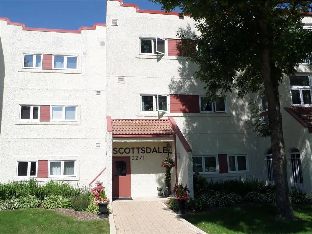 A211 3271 Pembina Highway