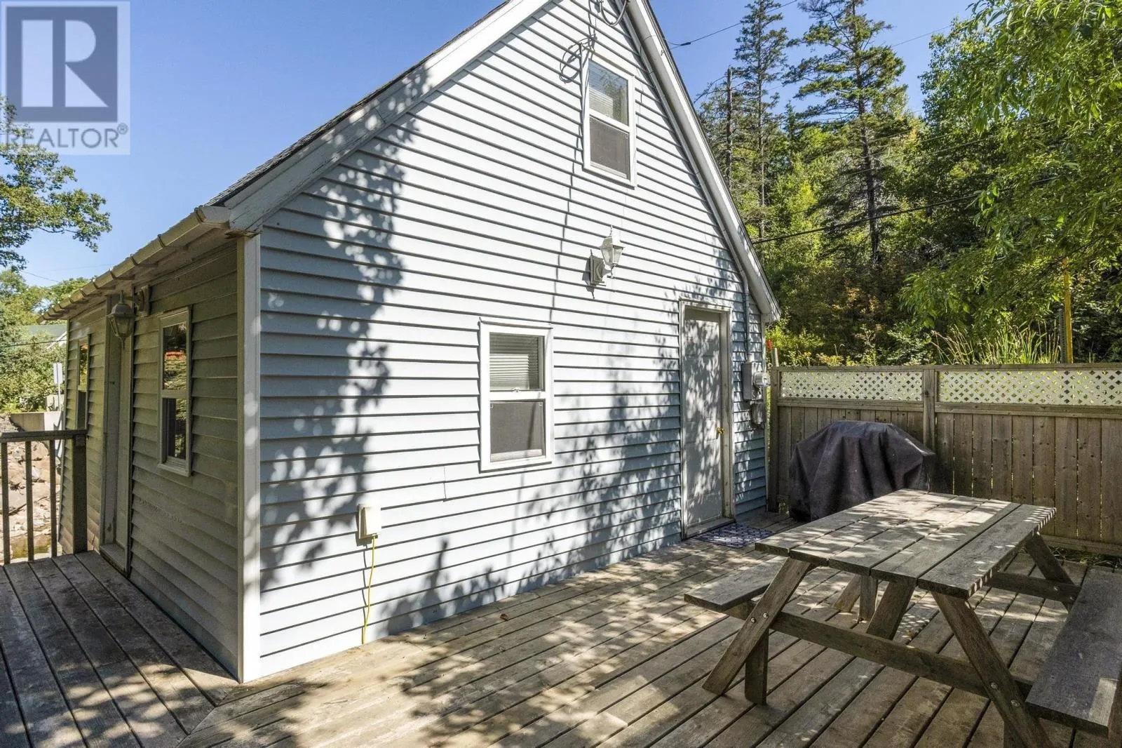 1483 Hamilton Road