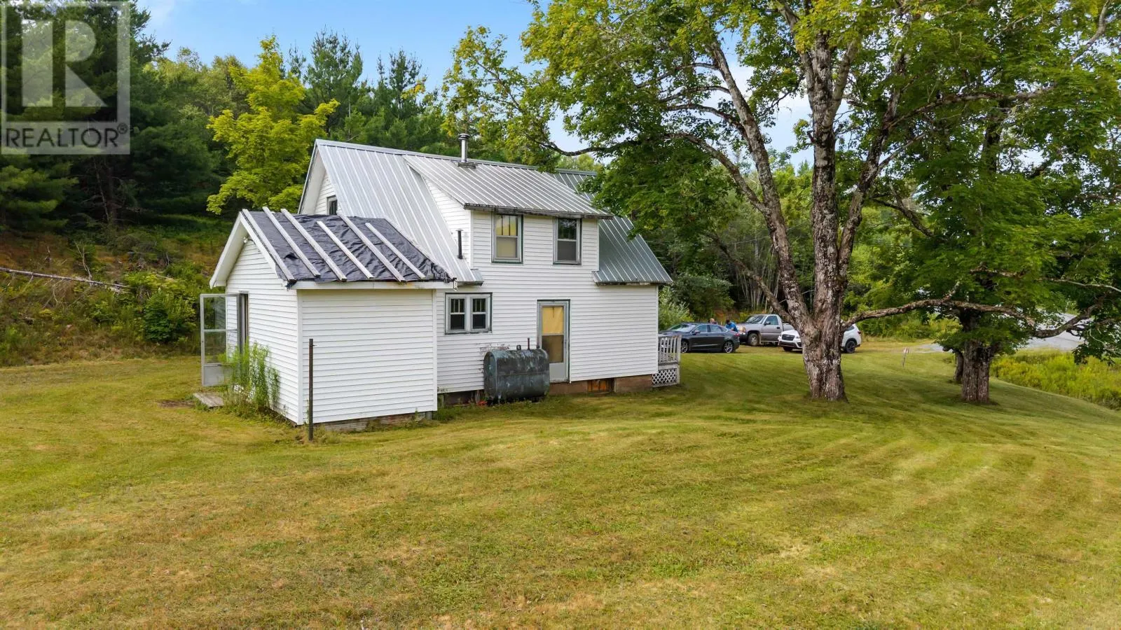 8860 Moose River Road