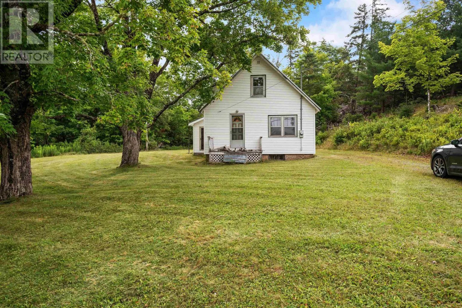 8860 Moose River Road