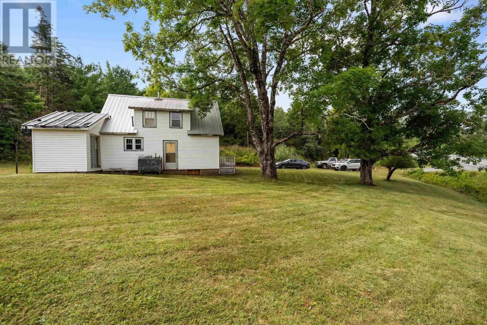 8860 Moose River Road