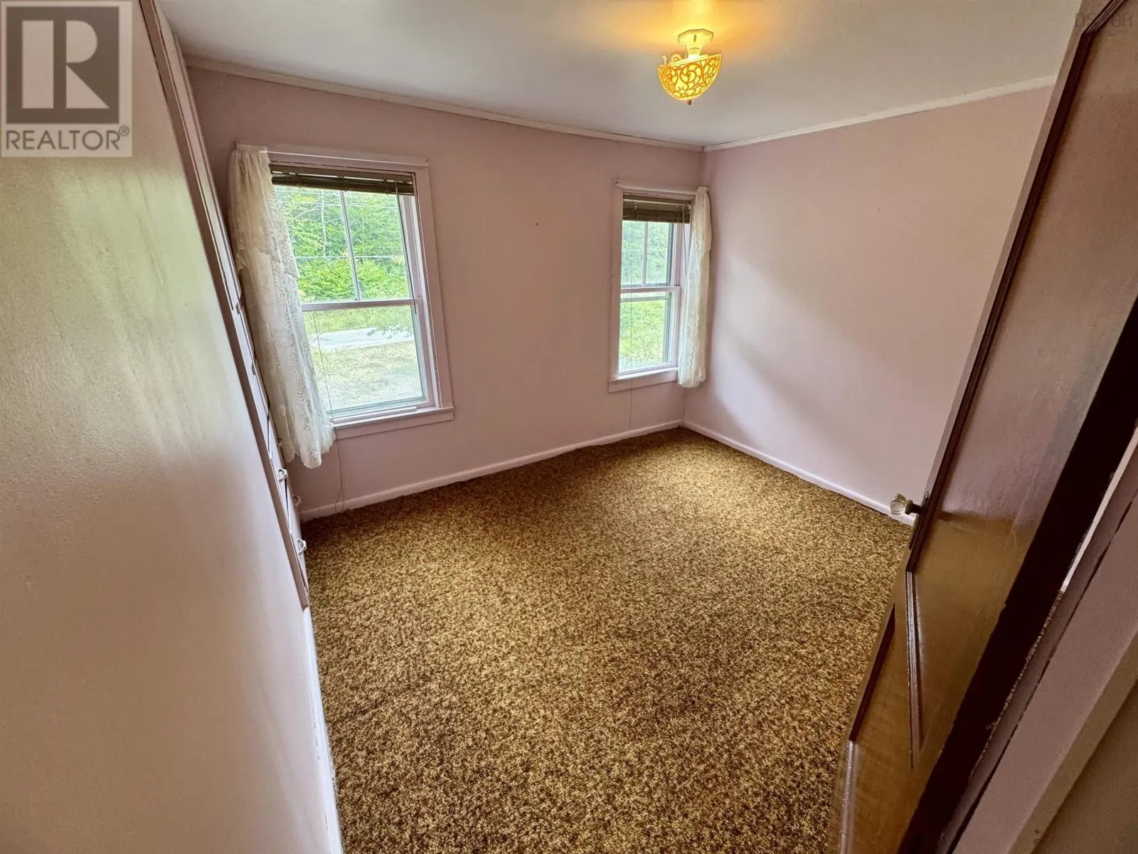 9 Silver Road