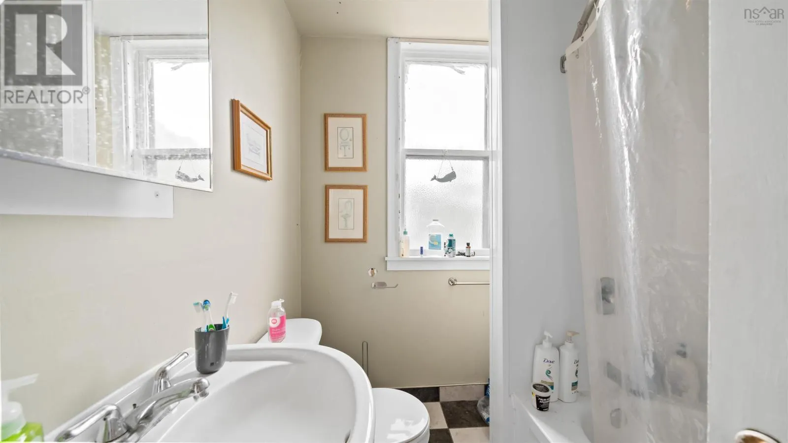 2536 Windsor Street|2534  Windsor Street
