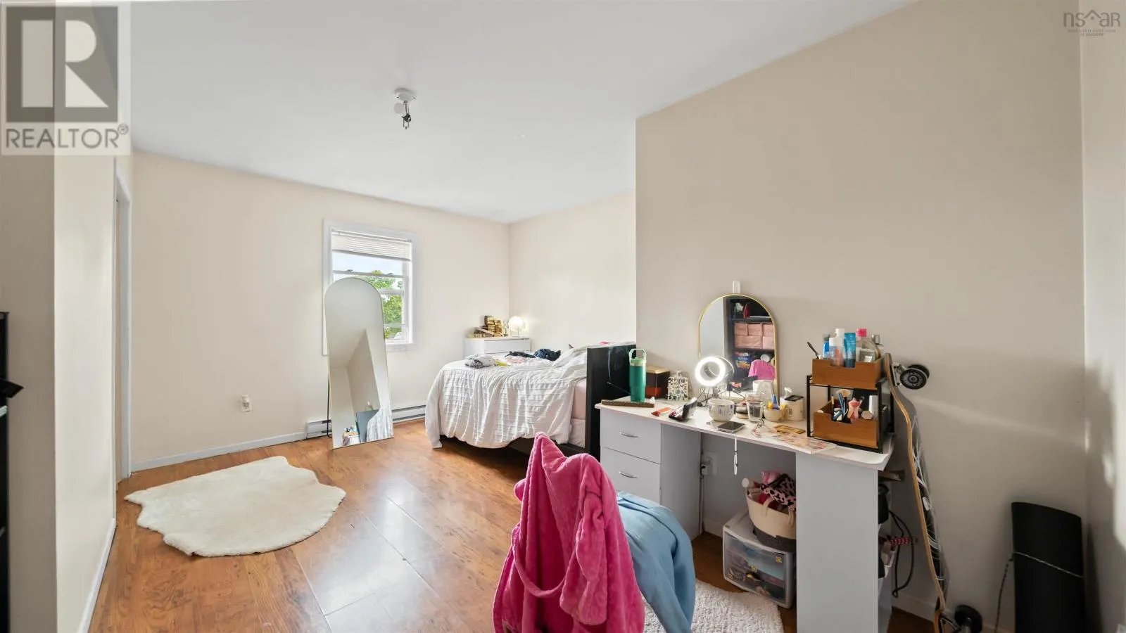 2536 Windsor Street|2534  Windsor Street