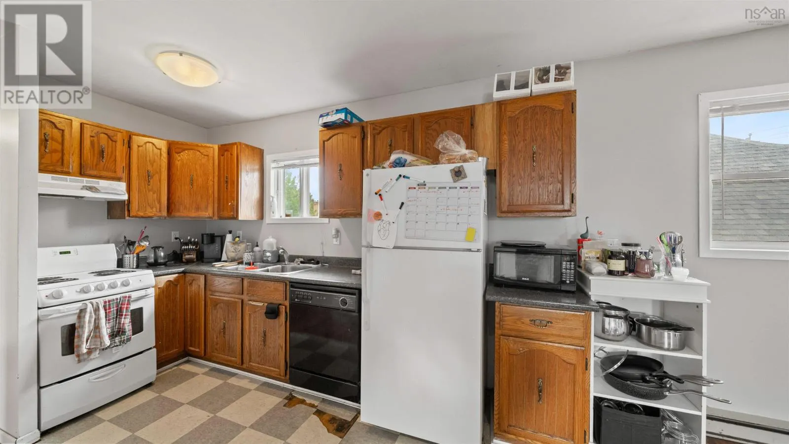2536 Windsor Street|2534  Windsor Street