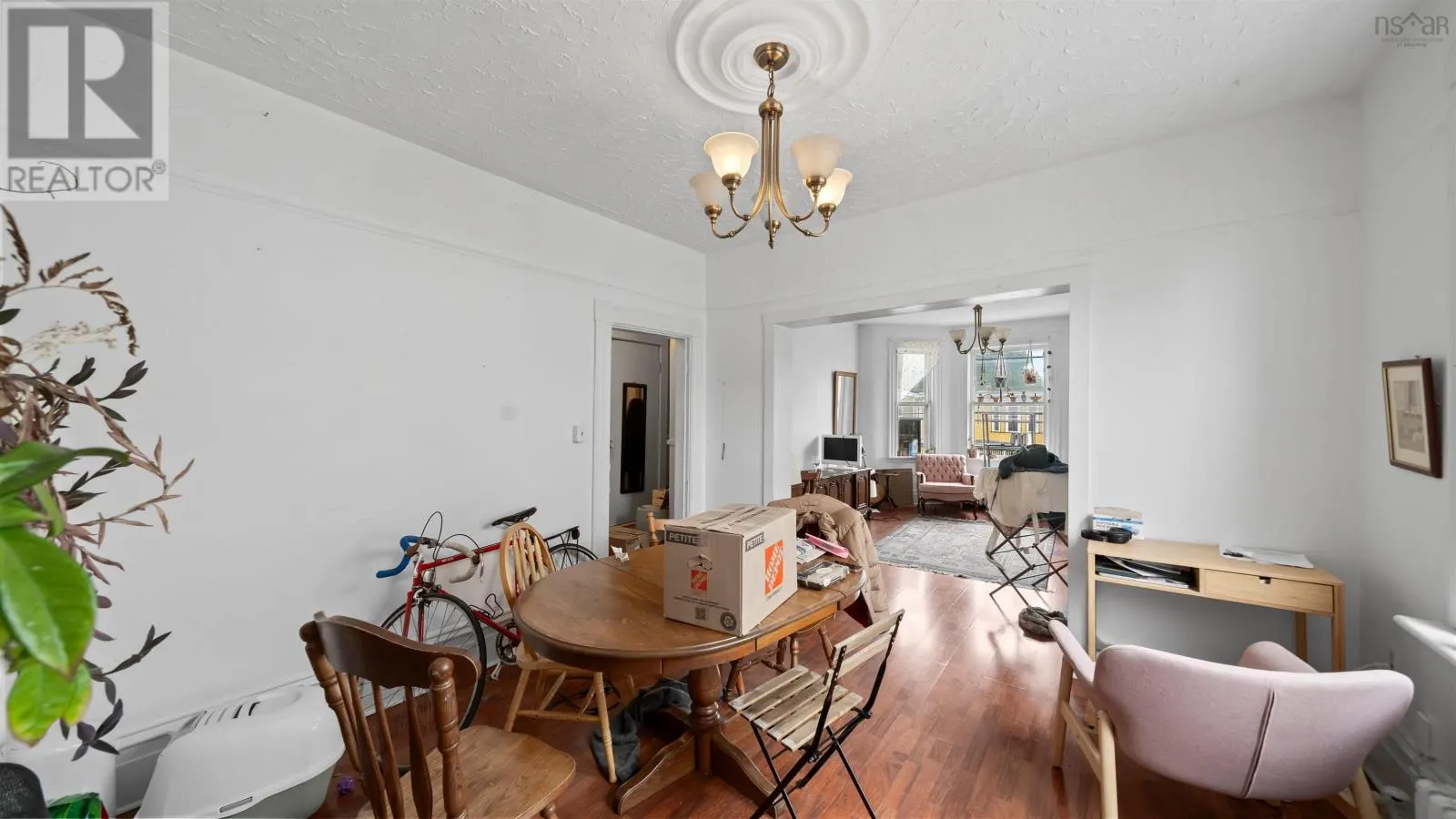 2536 Windsor Street|2534  Windsor Street