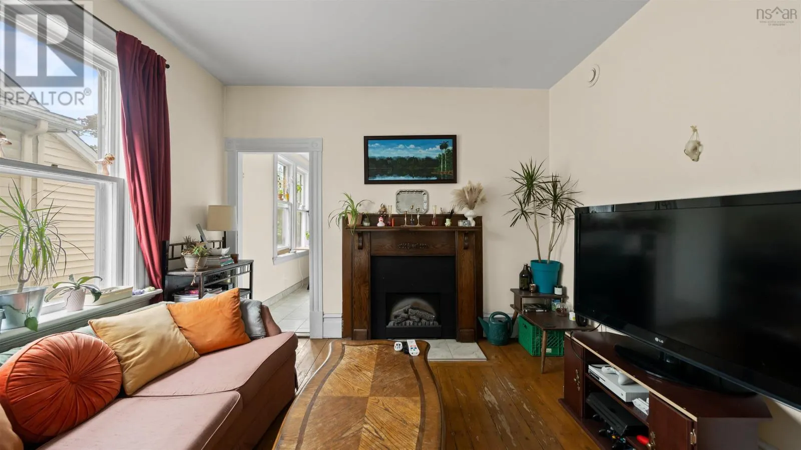 2536 Windsor Street|2534  Windsor Street