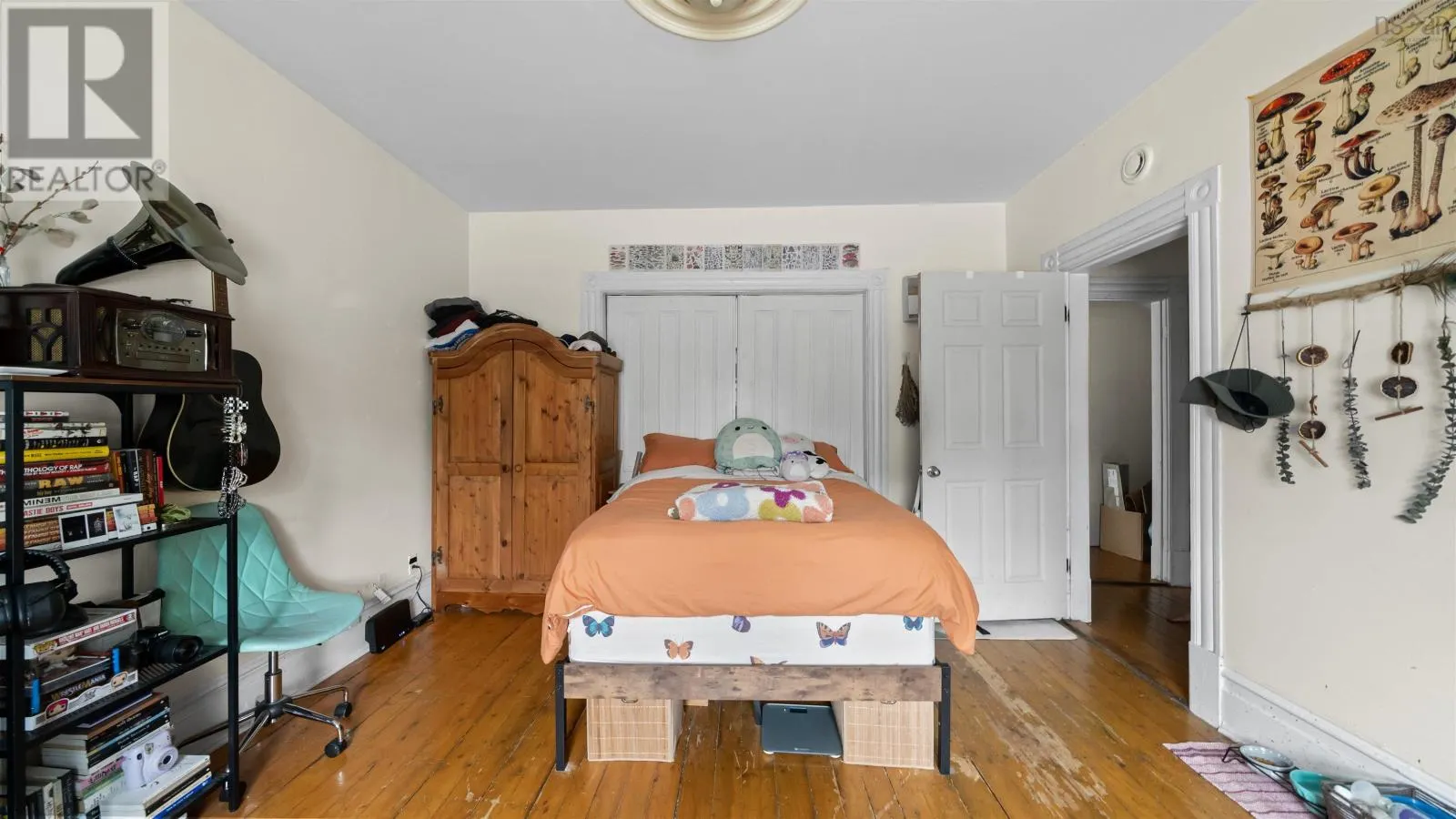 2536 Windsor Street|2534  Windsor Street