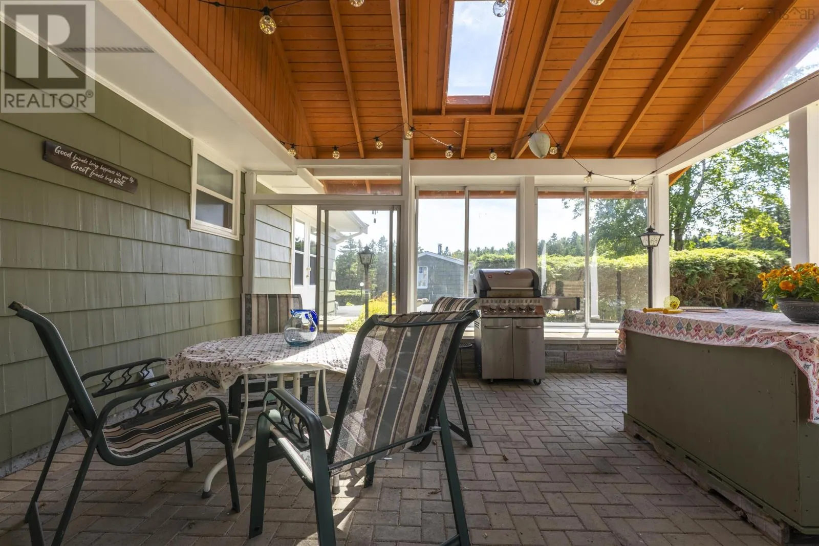 2262 Highway 332