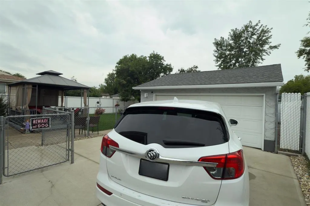 83 Manorview Close