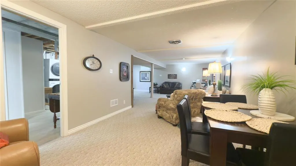 83 Manorview Close