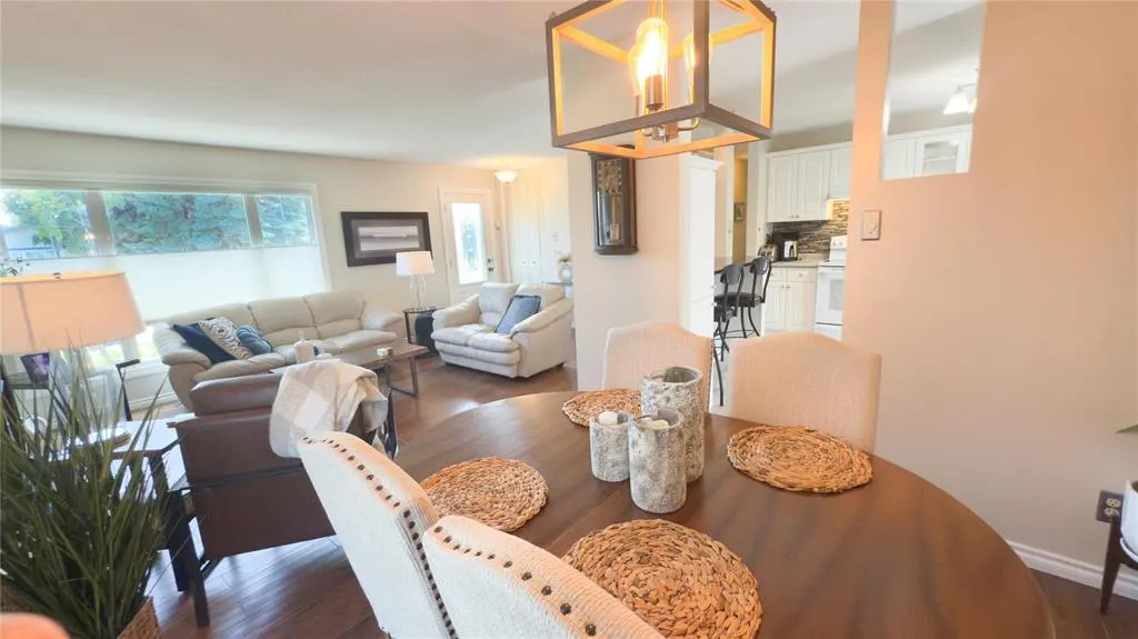 83 Manorview Close